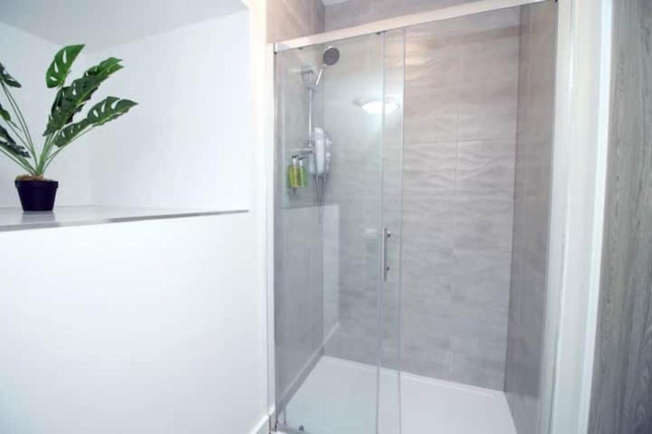 Flat In Cardiff City Centre Exterior photo